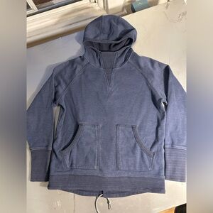 Mountain Hardware pullover